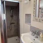 בית נופש Le Logis Du Pressoir Self Catering In Beautiful 18th Century Estate In The Heart Of The Loire Valley With Heated Pool And Extensive Grounds. Les Bois-d'Anjou