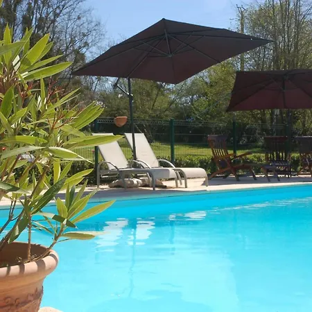 Le Logis Du Pressoir Self Catering In Beautiful 18th Century Estate In The Heart Of The Loire Valley With Heated Pool And Extensive Grounds. Tatil Evi