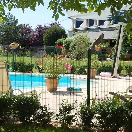 Le Logis Du Pressoir: 18th Century Loire Valley Estate With Heated Pool Holiday home Les Bois-d'Anjou