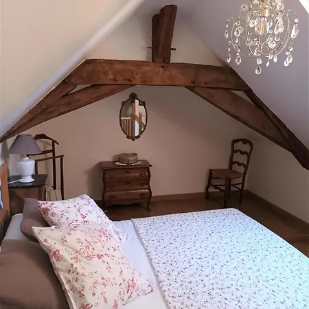 Le Logis Du Pressoir: 18th Century Loire Valley Estate With Heated Pool Les Bois-d'Anjou