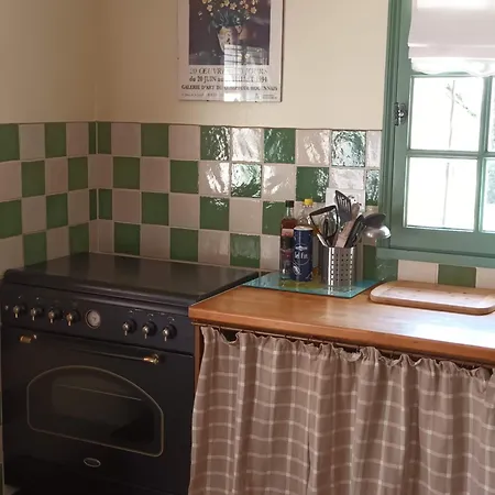 Le Logis Du Pressoir Self Catering In Beautiful 18th Century Estate In The Heart Of The Loire Valley With Heated Pool And Extensive Grounds.