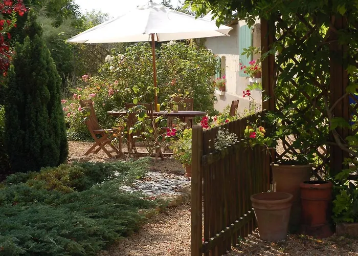 度假居 Le Logis Du Pressoir Self Catering In Beautiful 18th Century Estate In The Heart Of The Loire Valley With Heated Pool And Extensive Grounds.