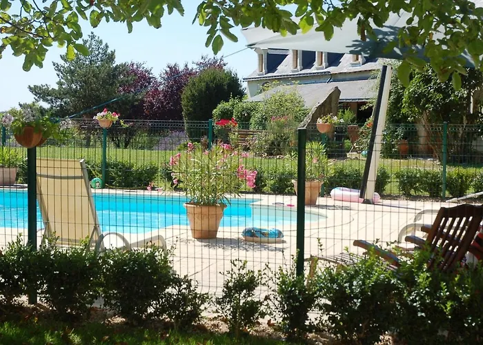 Le Logis Du Pressoir Self Catering In Beautiful 18th Century Estate In The Heart Of The Loire Valley With Heated Pool And Extensive Grounds. 度假居 Les Bois-d'Anjou