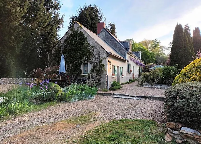 Le Logis Du Pressoir: 18th Century Loire Valley Estate With Heated Pool Les Bois-d'Anjou