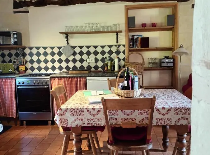 Le Logis Du Pressoir Self Catering In Beautiful 18th Century Estate In The Heart Of The Loire Valley With Heated Pool And Extensive Grounds. 度假居